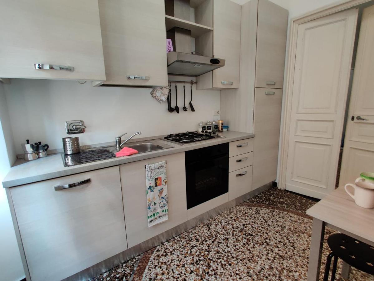 Wow Home - 175 Mq - Posteggio Privato - Davanti Porto Traghetti - Fino A 10 Posti Letto Genoa Ngoại thất bức ảnh