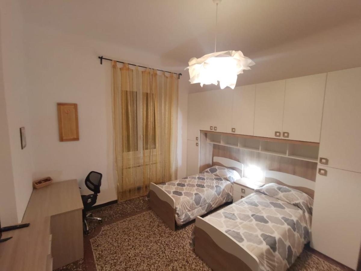 Wow Home - 175 Mq - Posteggio Privato - Davanti Porto Traghetti - Fino A 10 Posti Letto Genoa Ngoại thất bức ảnh