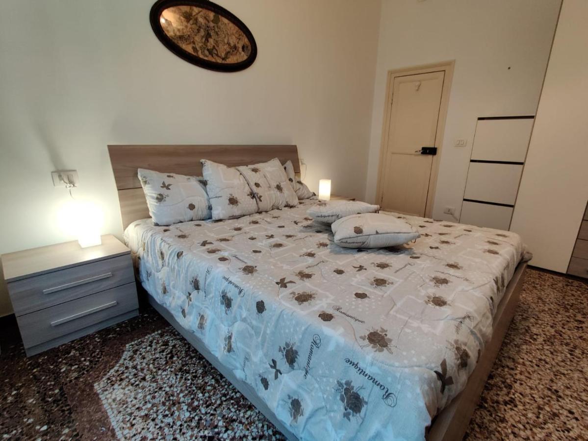 Wow Home - 175 Mq - Posteggio Privato - Davanti Porto Traghetti - Fino A 10 Posti Letto Genoa Ngoại thất bức ảnh