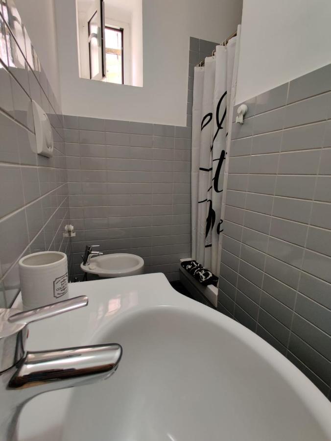 Wow Home - 175 Mq - Posteggio Privato - Davanti Porto Traghetti - Fino A 10 Posti Letto Genoa Ngoại thất bức ảnh