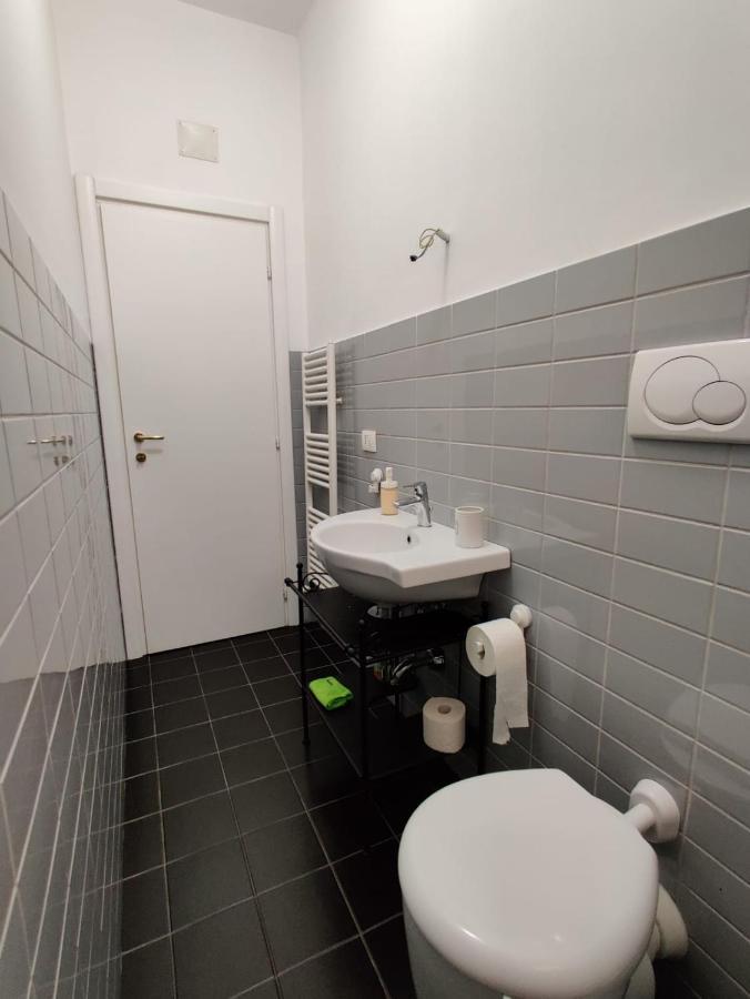 Wow Home - 175 Mq - Posteggio Privato - Davanti Porto Traghetti - Fino A 10 Posti Letto Genoa Ngoại thất bức ảnh